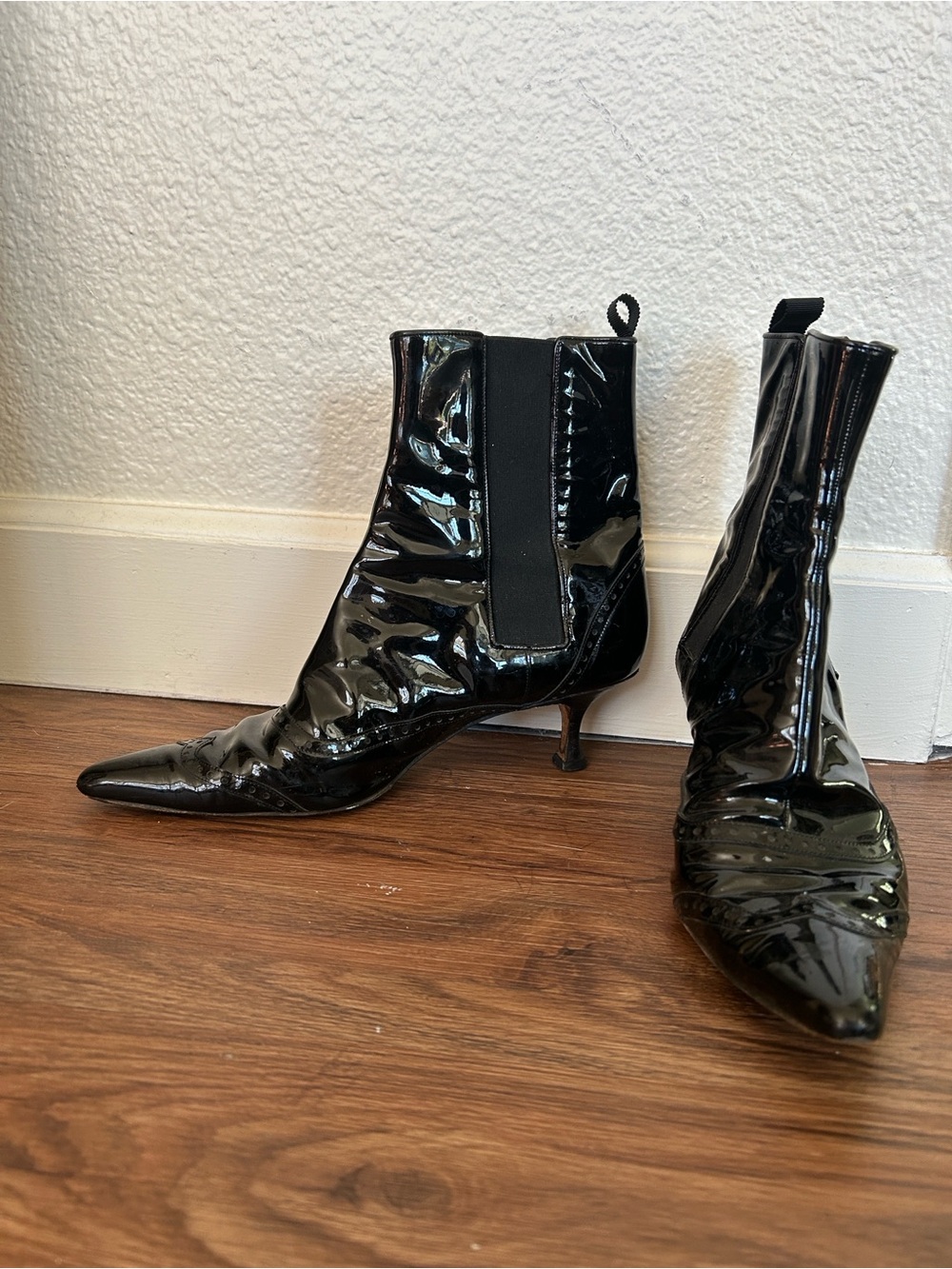 Manolo Blahnik Black Patent Pointed-Toe Ankle Kitten-Heel Boots